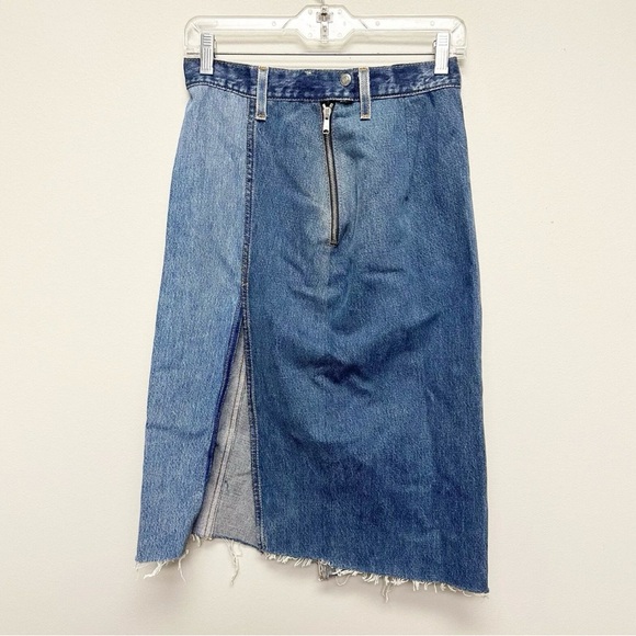 NWOT Levi’s Re/Done Reconstructed Blue Denim Pencil Fray Skirt Sz 26 - Picture 1 of 5